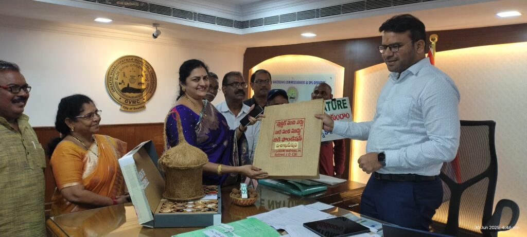 విశాఖ జీవీఎంసీ కమీనర్ శ్రీ కేతనకార్గ్ గారితో సమావేశం