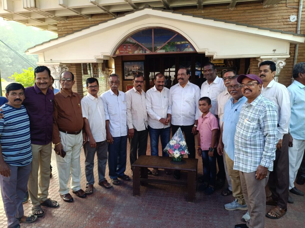 నూతన సంవత్సరం సందర్భంగా విశాఖ ప్రముఖులకు శుభాకాంక్షలు