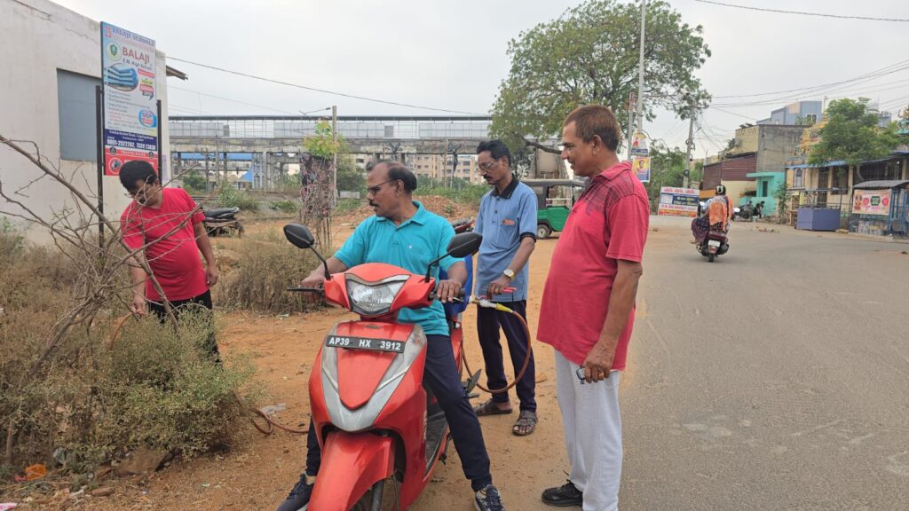 ఫౌండేషన్ సభ్యులు తయారు చేసిన వాటర్ డ్రమ్
