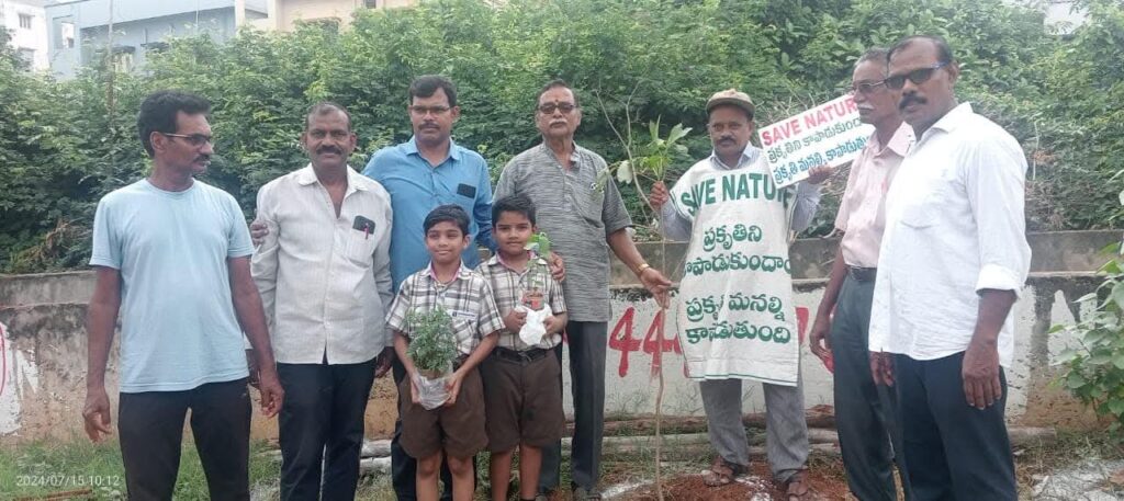 విద్యార్థులు నాటిన మొక్కలు ఏపుగా పెరుగుతున్న దృశ్యం